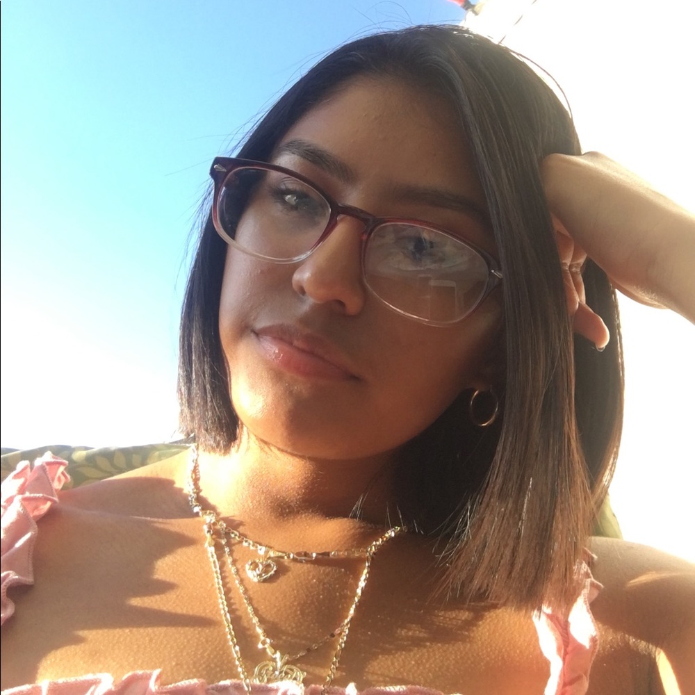 Meet your Posher, Zuly